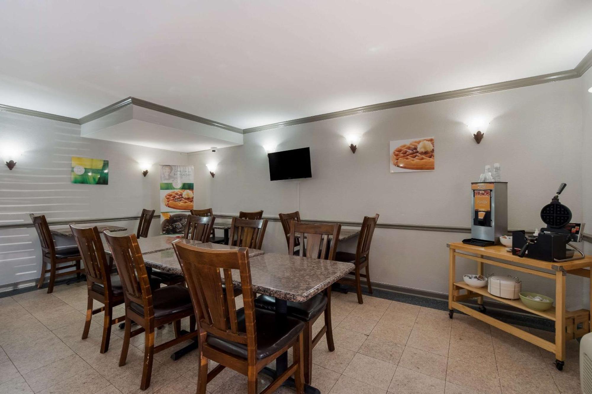 Quality Inn Fort Jackson Columbia Exterior foto